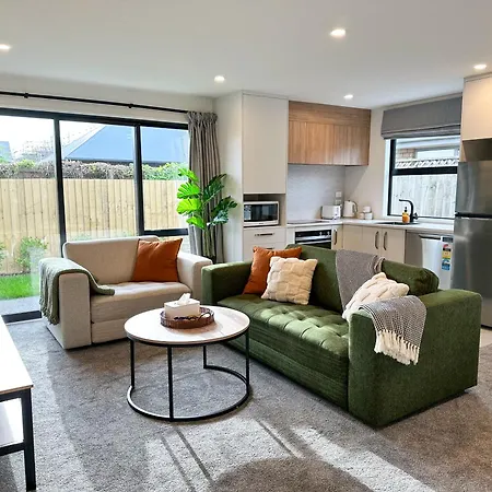Cosy Modern Home - New Build In Christchurch